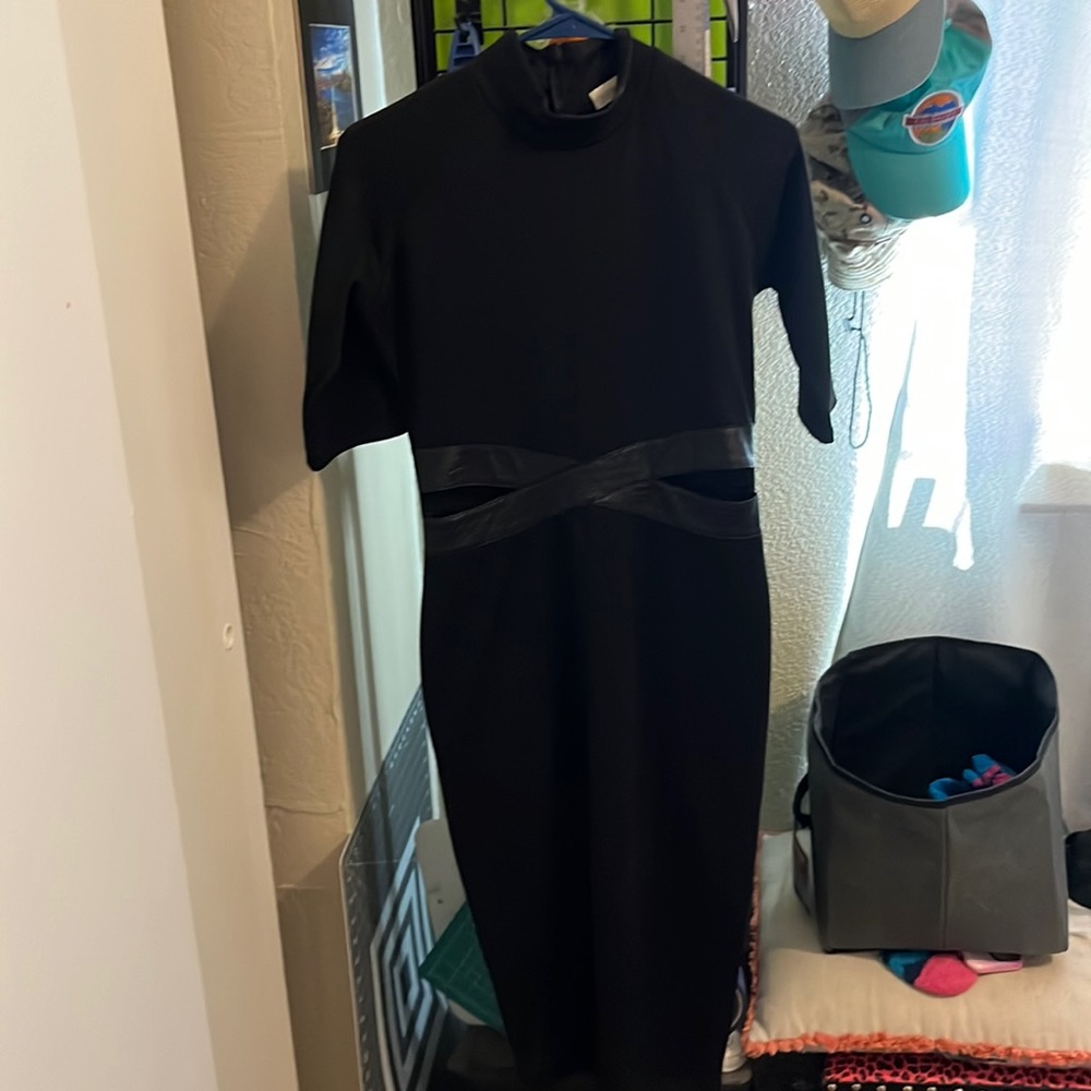 Nicki minaj midi black dress